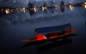 Lalarukh Group Of Houseboats